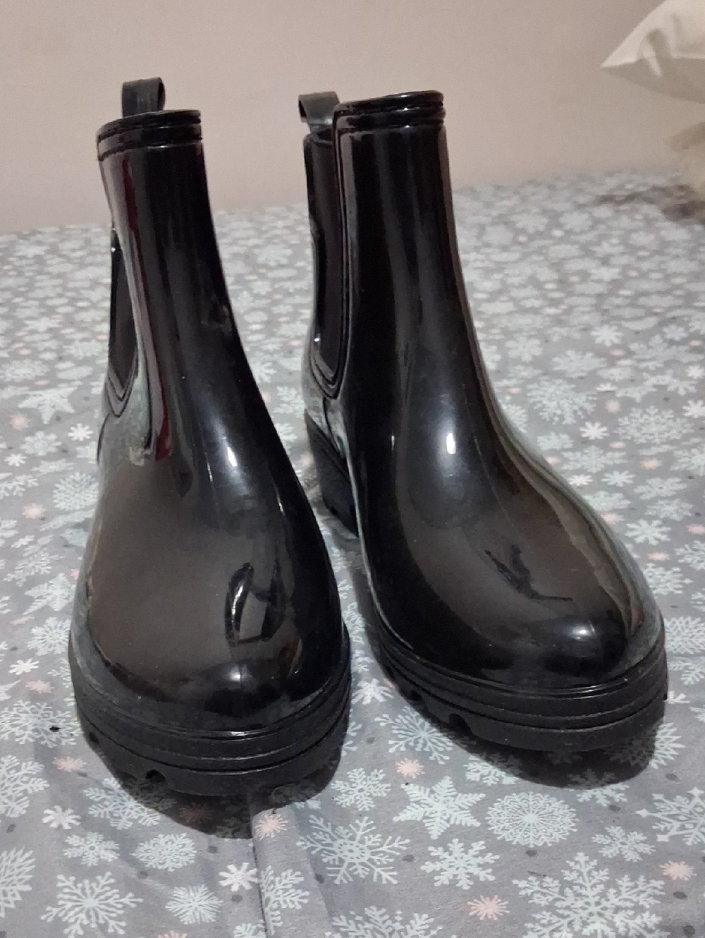 Glossy Black Chelsea-Style Rain Boots with Lug Sole